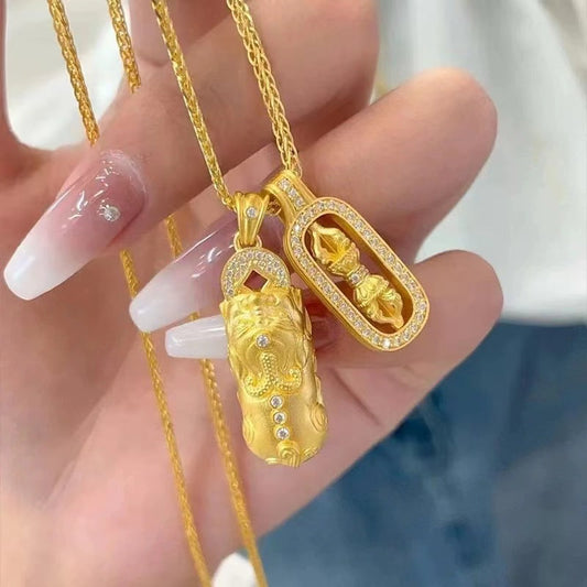 A light luxury style collarbone chain  2025081306